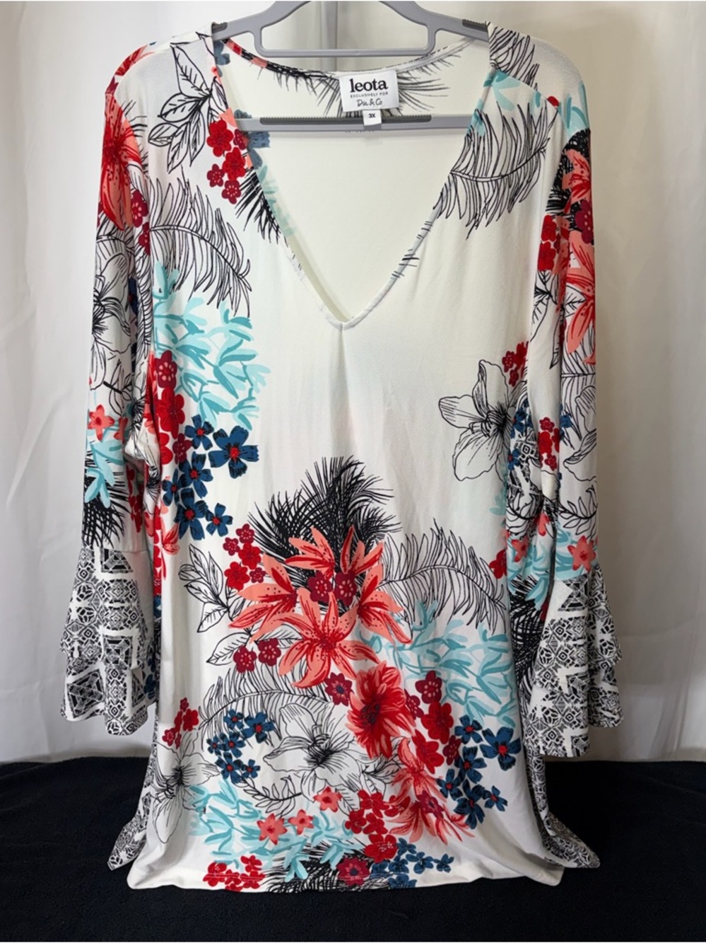 Leota Floral V-Neck Tunic in White, Red, Aqua & Navy 2497
